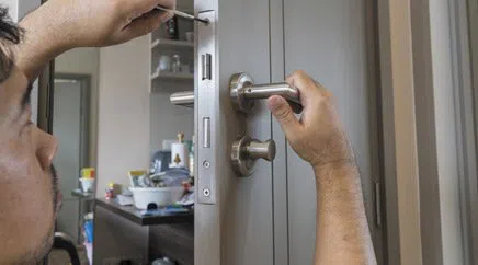 Amber Locksmith Store Deerfield Beach, FL 954-282-5478 - Lock-installation